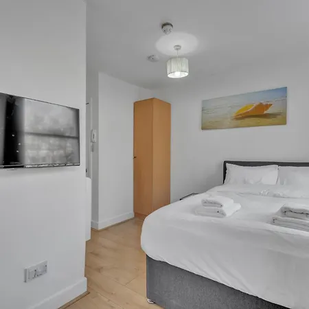 Beaufort Gardens Apartment