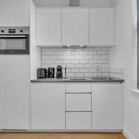 Apartment Beaufort Gardens London