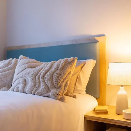 Smart In Sloane Square Apartment