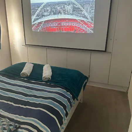 Private Cinema Minutes From Wembley Stadium Alloggio in famiglia Londra