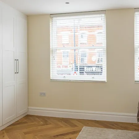 3-bdr Stunning Lux Parking * London