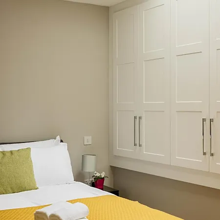 3-bdr Stunning Lux Parking * London