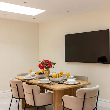 Holiday home 3-bdr Stunning Lux Parking *