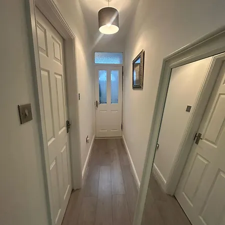 Holiday home Contractor Sleeps 5 And 5 Mins From Station Twickenham