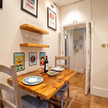 The Plush Putney Retreat Apartment London