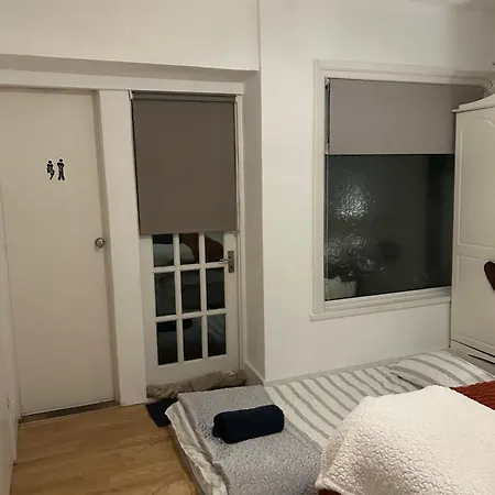 Zone 2, Private, Cosy Near Canary Wharf Apartment