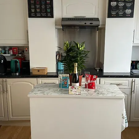 Zone 2, Private, Cosy Near Canary Wharf