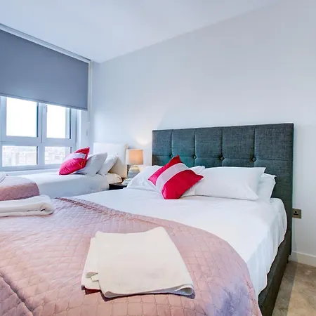 Oxford Street Luxurious Londyn