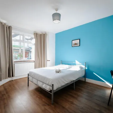 Guest house Manor Park To London