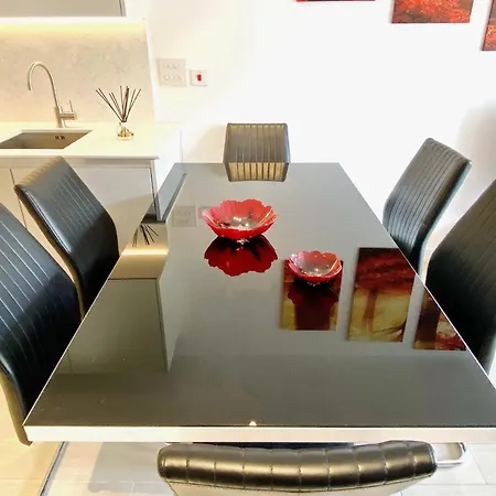 Homestay A Brand New Flat With 3 Bedrooms & 3 Baths In Zone 1 Angel For Max 9 Ppl