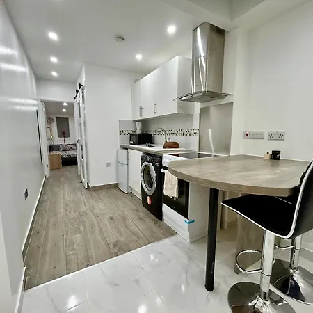 Verb - North London Self Catering - Work *