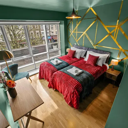 Apartment Dapper In Bustling Holloway, Islington By Gold London