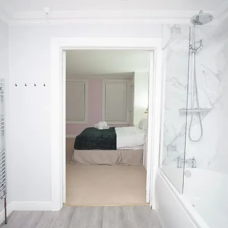 Buckingham Palace 4br 3ba House * London