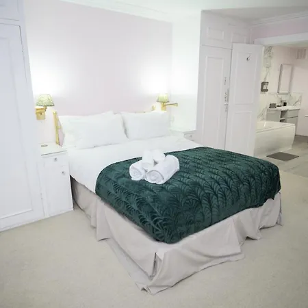 Buckingham Palace 4br 3ba House Holiday home *