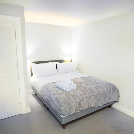 Holiday home Buckingham Palace 4br 3ba House London