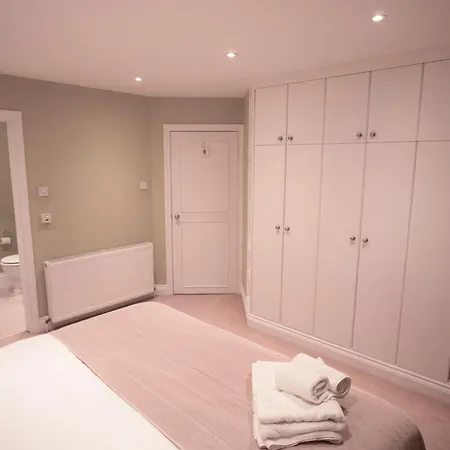 Buckingham Palace 4br 3ba House * London