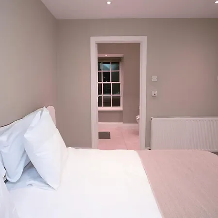 Holiday home Buckingham Palace 4br 3ba House London