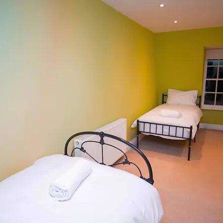 Buckingham Palace 4br 3ba House Holiday home