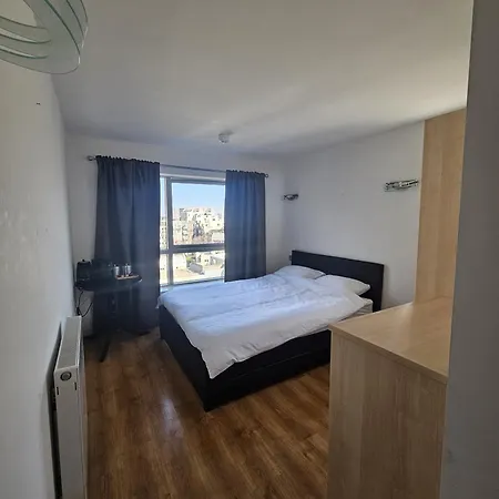 Metcalfe Court Homestay London