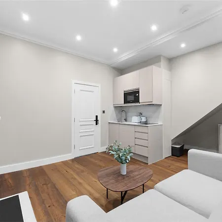 Grove Heights Notting Hill Apartment *