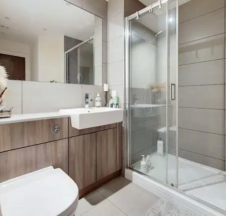 Studio Apartment *