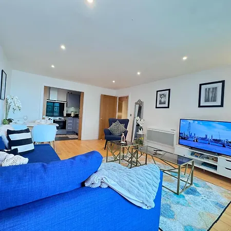 River View Eye Vauxhall 2 Bedroom Apartment *