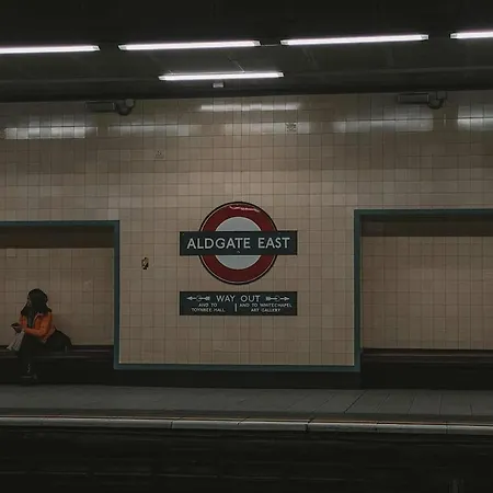 Stylish Modern By Aldgate East Station 2 *