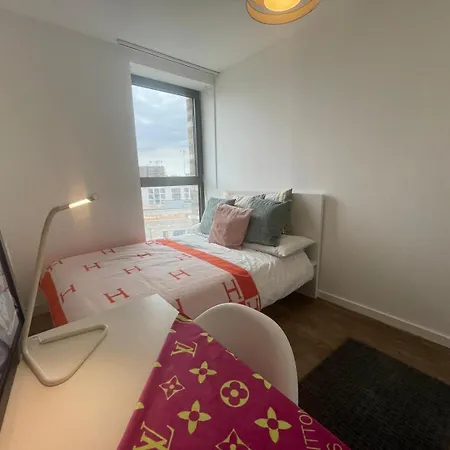 London, Private London
