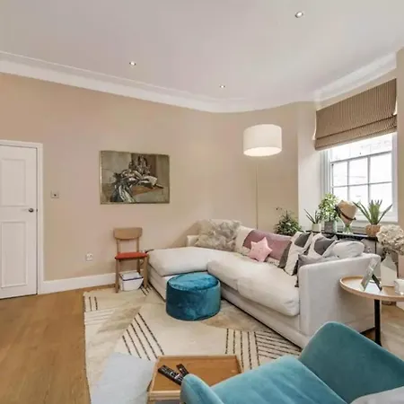 Entire 2-bedroom Flat Close To Hyde Park, Paddington Station, Bayswater And Queensway Station Apartment