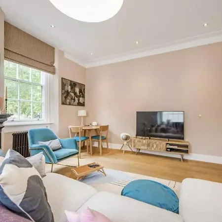 Entire 2-bedroom Flat Close To Hyde Park, Paddington Station, Bayswater And Queensway Station London