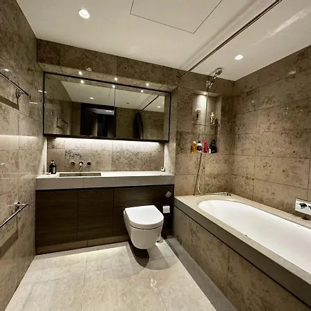 Iconic Luxury 2 Bed 2 Bath *