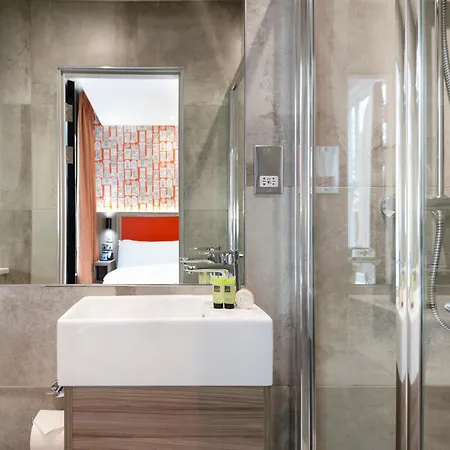 Brit Earls Court Hotel 3*