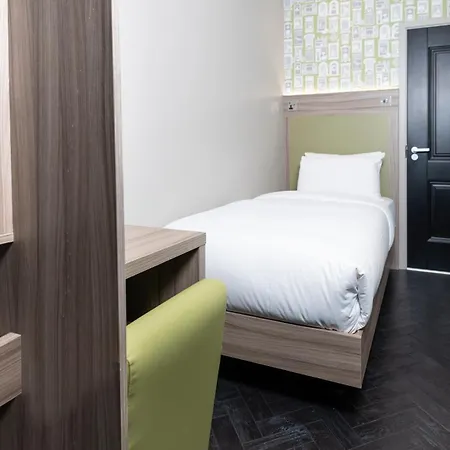 Brit Earls Court 3*