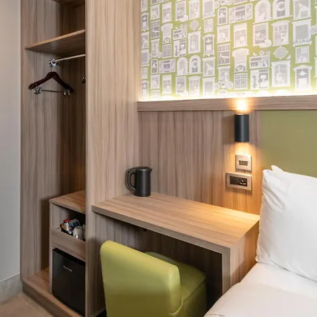Brit Earls Court 3* London