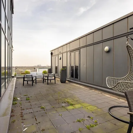 The Riverside - 3bdr With Balcony