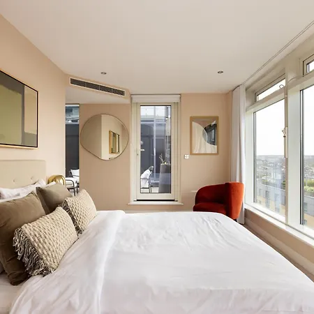 The Riverside - 3bdr With Balcony * London