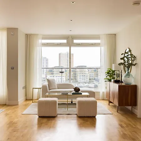 Apartment The Riverside - 3bdr With Balcony London