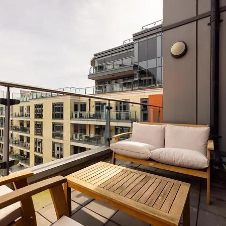 The Riverside - 3bdr With Balcony * London