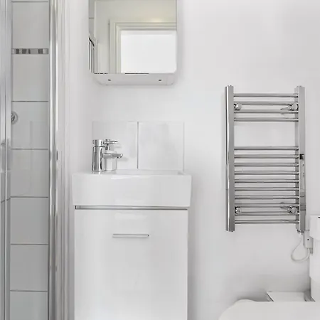 2 Bed 2 Bath In Camden Sleeps 8 * Eltham