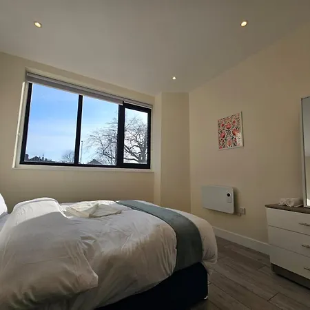 Modern London Village 2-bed Flat In Just 40 Mins To London