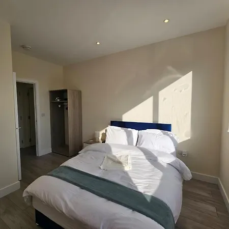 Apartment Modern London Village 2-bed Flat In Just 40 Mins To London