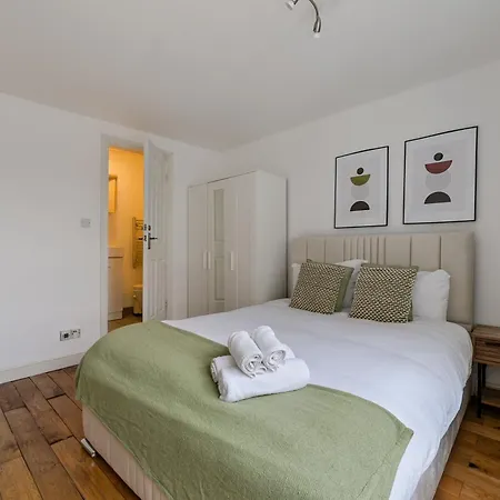 2 Bed 2 Bath In Camden Sleeps 8 Eltham