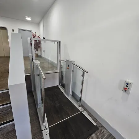 Modern London Village 2-bed Flat In Just 40 Mins To London