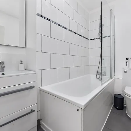 2 Bed 2 Bath In Camden Sleeps 8 *