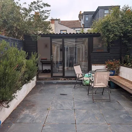 19th Century Terraced House With Garden Bar