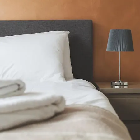 Appartement Deluxe Serviced Two Bed *