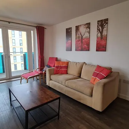 2 Bed With Parking & Good Travel Links * Barking (Greater London)