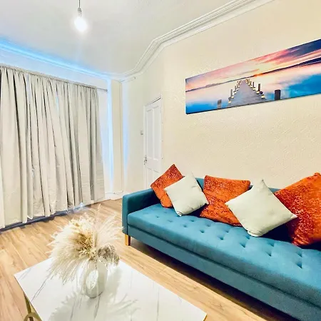 Plaistow Near Custom House Excel Free Parking Apartment London
