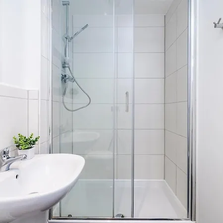 Apartment Penthouse Haven - Gants Hill - 2 Bedroom Flat Redbridge