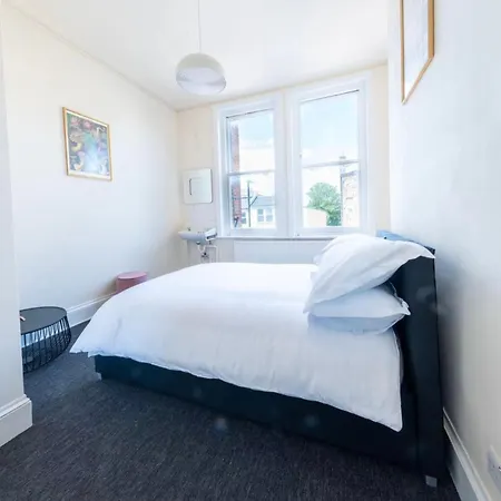 Newly Refurbished Double Camden Town Apartment